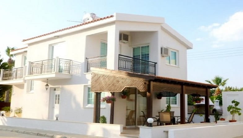 3 bedroom villa, close to beach and with wifi